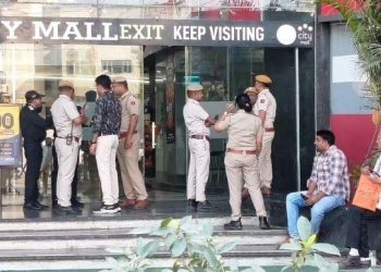 Udaipur Bomb blast threat to passport offices in rajasthan, udaipur police evacuated Passport Office at Lake City Mall udaipur