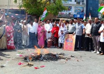lpg crisis congress protest in udaipur