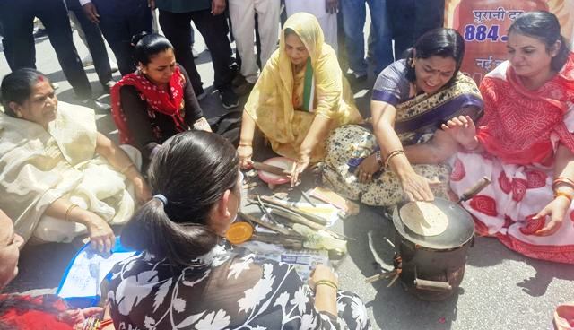 udaipur lpg crisis congress protest