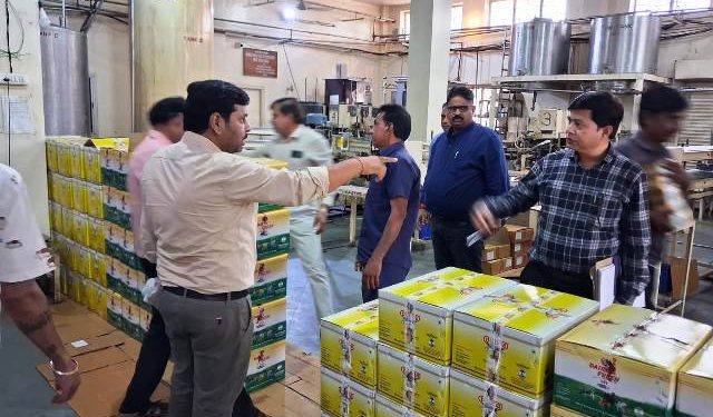 shuddh Aahar-Milawat Par Vaar abhiyan Ghee ban