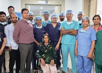 udaipur PMCH Doctors Successfully remove 18 cm big rare breastbone cancer tumor from Elderly Woman