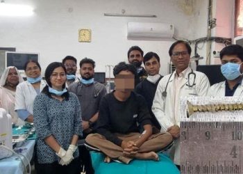 udaipur TB Hospital doctors remove screw using flexible bronchoscopy