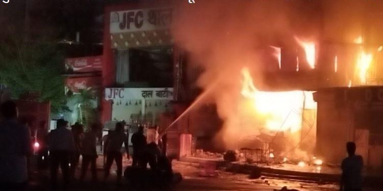 udaipur fire news fire in chemical paint shop at rk circle udaipur