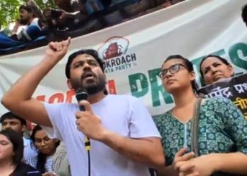 cockroach janata party protest on jantar mantar new delhi