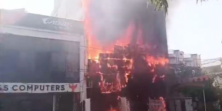 lucknow-coaching-centre-fire-15-dead-several-injured-aliganj-building blaze