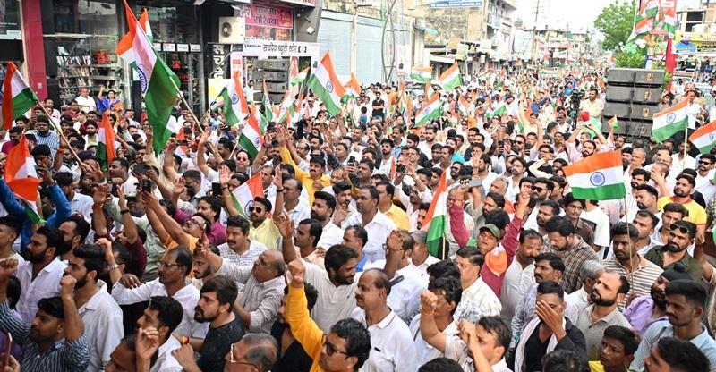 kota-tiranga-yatra-2026-om-birla flag off -1