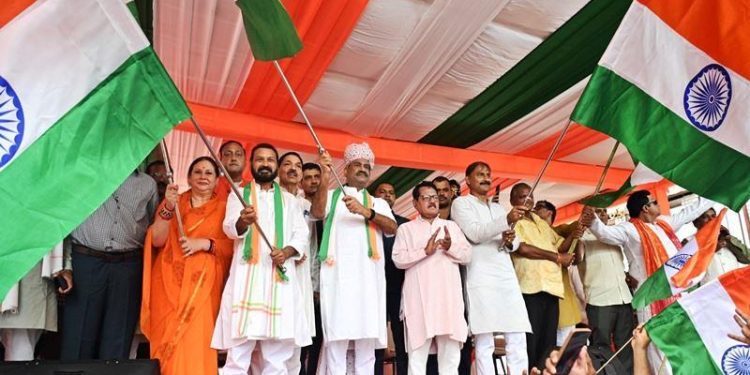 kota-tiranga-yatra-2026-om-birla flag off